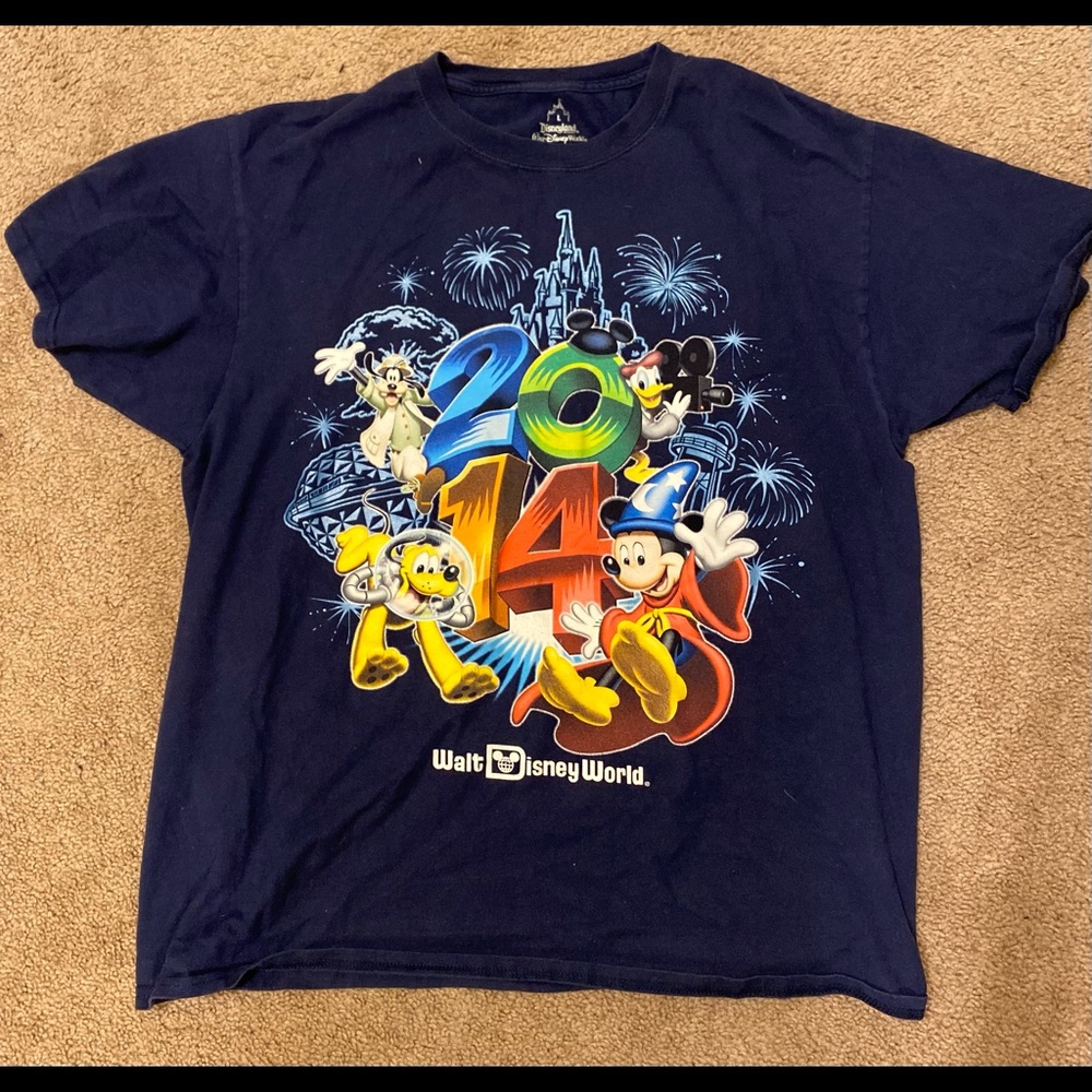 DISNEY WORLD tee shirt